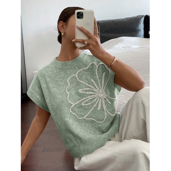 Mint Green Knit Muscle Top Textured Floral Appliqué - Picture 2 of 8